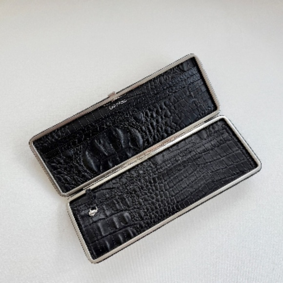 NWOT Calvin Klein Slim Leather Clutch - Black - Picture 4 of 7